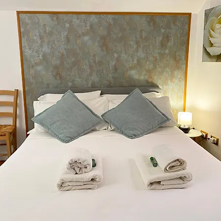 Karma House Deluxe Navona דירה